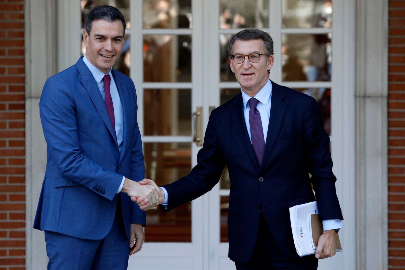 el presidente Pedro Sánchez y el líder del PP (oposición) se reunieron en la Moncloa